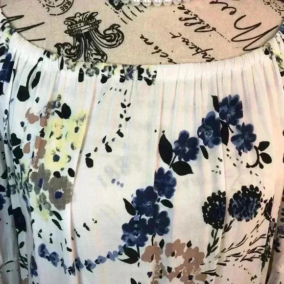 Fever Women’s Medium White Floral Blouse  with bell Fan Sleeves Ruffled L/S - Picture 4 of 9